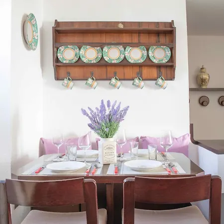 The Postcard By Design Апартаменты