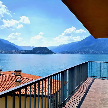 The Postcard By Design アパート