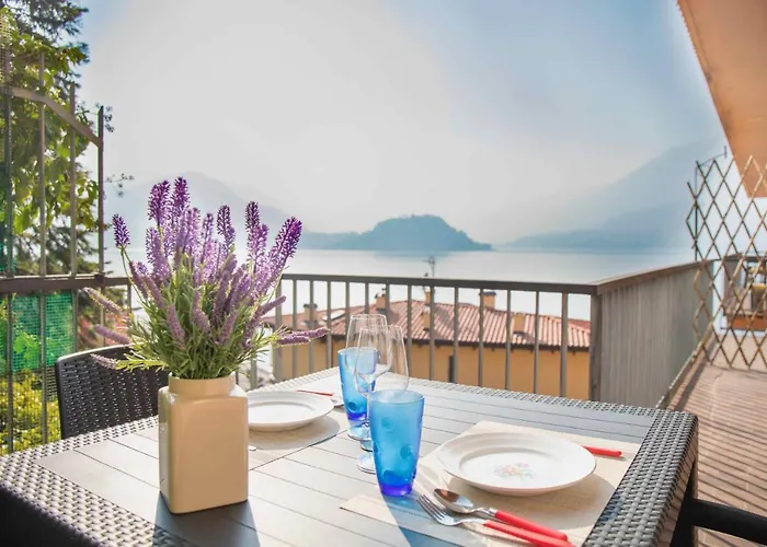 아파트 The Postcard By Design *