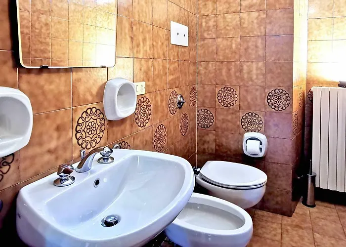 아파트 The Postcard By Design *